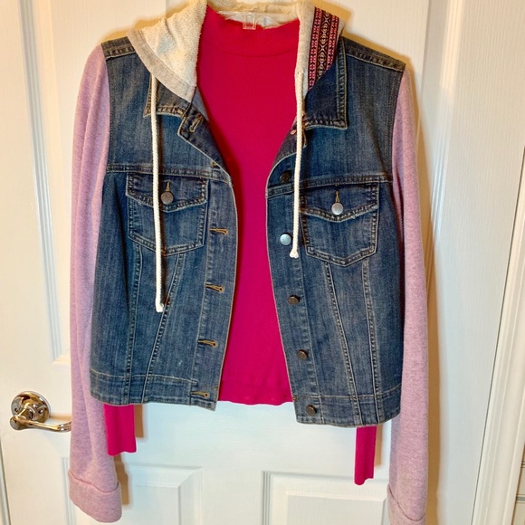 BDG Embroidered-Trim Hooded Denim Trucker Jacket - Picture 5 of 7